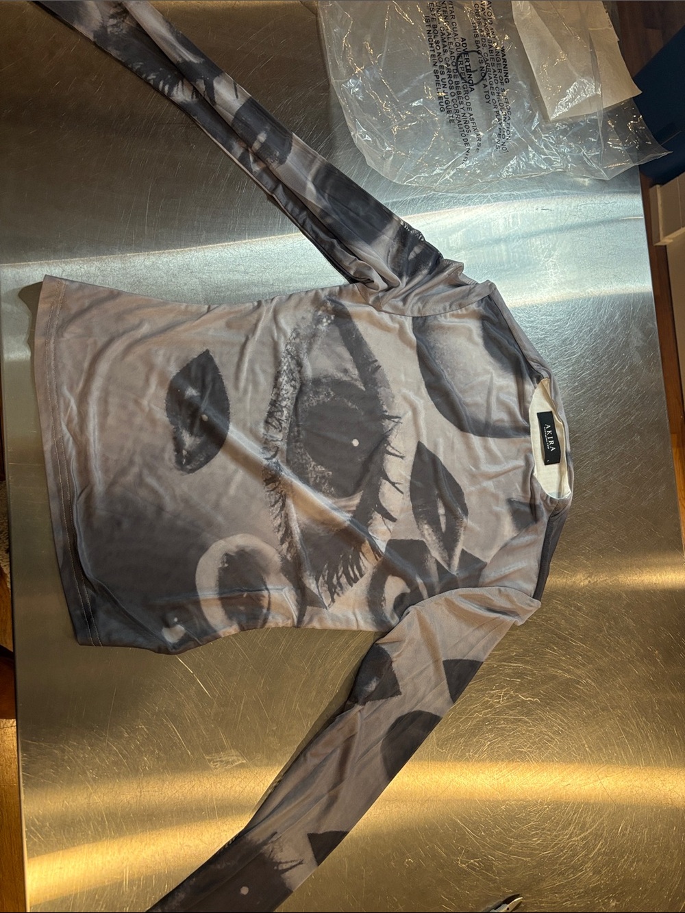 AKIRA Marble-Effect Top in Black & Gray